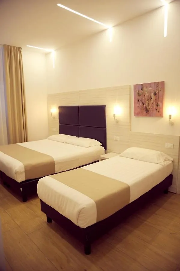Hotel Fioralba Milan 2*,